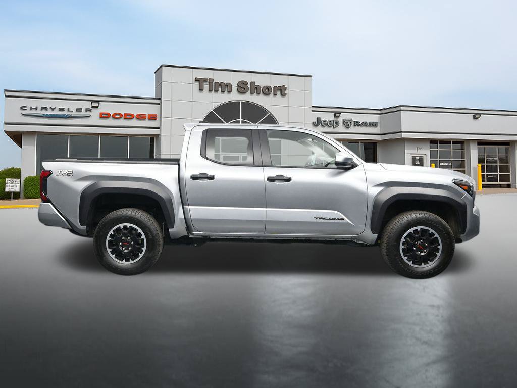 Used 2025 Toyota Tacoma TRD Off-Road AWD/4WD image 6