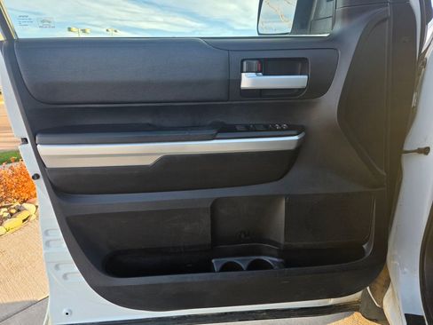 Used 2017 Toyota Tundra SR5 image 22