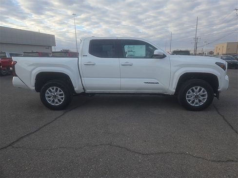 New 2026 Toyota Tacoma SR5 image 6