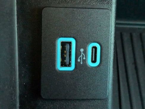 Used 2020 Ford F150 Platinum w/ Equipment Group 701A Luxury AWD/4WD image 23