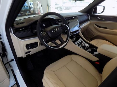 New 2026 Jeep Grand Cherokee Limited AWD/4WD image 19