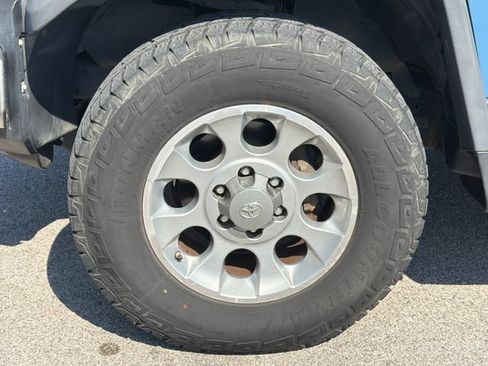 Used 2011 Toyota FJ Cruiser 4WD w/ Upgrade Pkg image 33