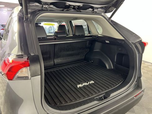 Used 2021 Toyota RAV4 XLE Premium image 26