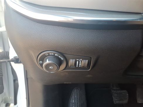 Used 2023 Jeep Compass Limited AWD/4WD image 13