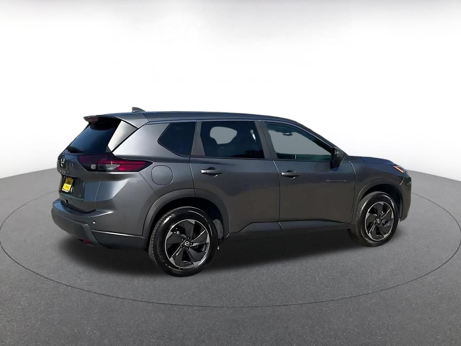 Used 2025 Nissan Rogue SV FWD image 13