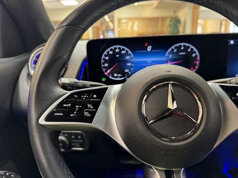 Used 2025 Mercedes-Benz GLB 250 image 18