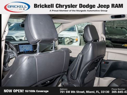 Used 2022 Chrysler Pacifica Touring-L image 19