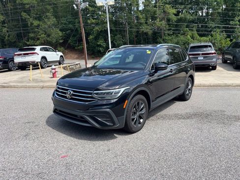 Used 2023 Volkswagen Tiguan SE FWD image 36