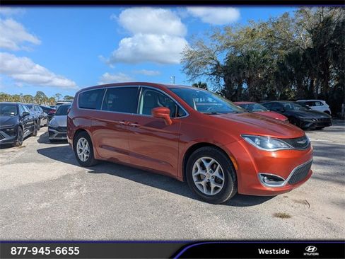 Used 2018 Chrysler Pacifica Touring Plus w/ Tire & Wheel Group image 1