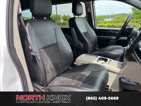 Used 2019 Dodge Grand Caravan SXT FWD image 24