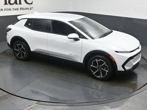 New 2026 Chevrolet Equinox EV LT FWD image 16