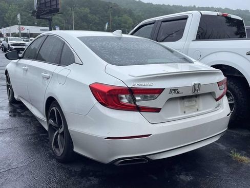 Used 2018 Honda Accord Sport image 3