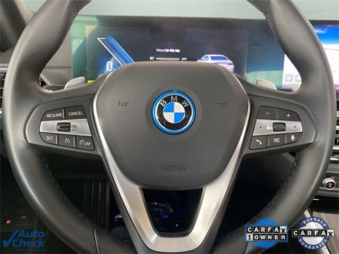 Used 2024 BMW 330e w/ Convenience Package image 27