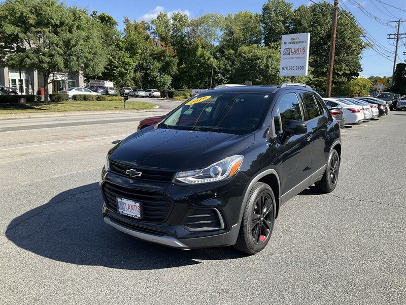 Used 2019 Chevrolet Trax LT w/ Sun & Sound Package AWD/4WD image 1
