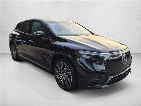 Used 2023 Mercedes-Benz EQS 580 4MATIC SUV image 3