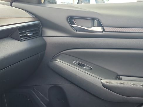 Used 2025 Nissan Altima 2.5 SV image 31