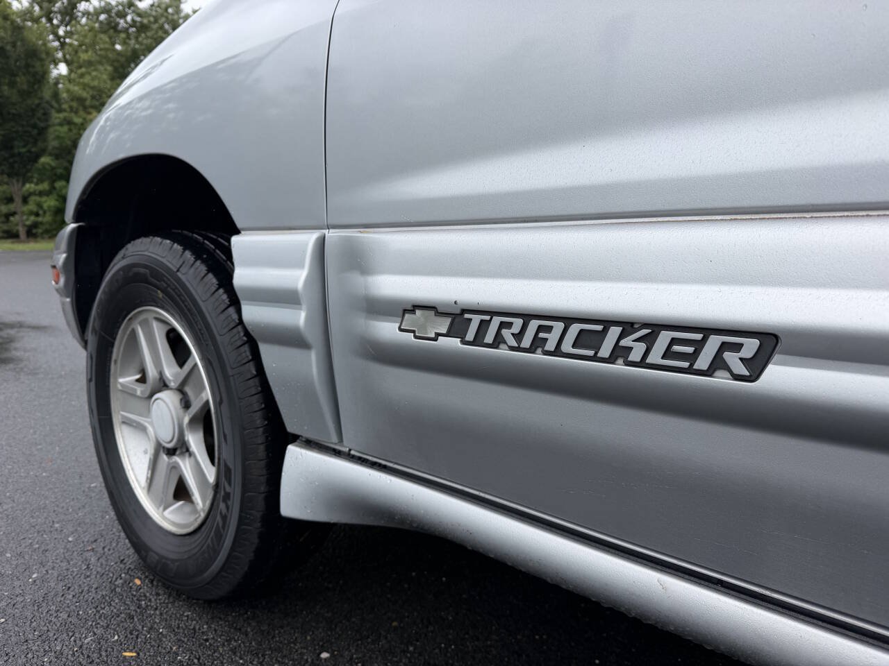 Used 2004 Chevrolet Tracker LT AWD/4WD image 37