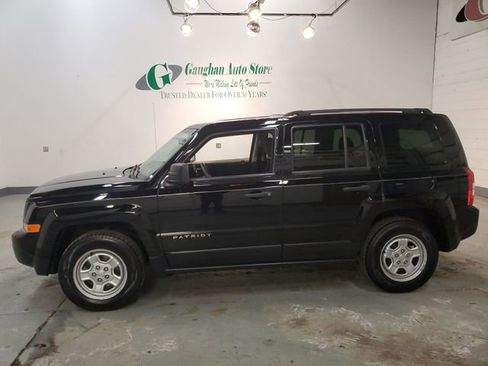 Used 2014 Jeep Patriot Sport image 5