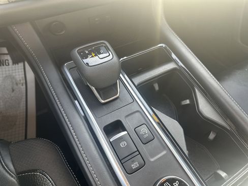 Used 2022 Nissan Pathfinder SL image 34