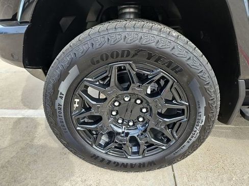 Used 2025 GMC Hummer EV 2X image 30