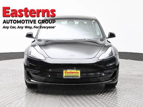 Used 2023 Tesla Model 3 Standard Range image 2