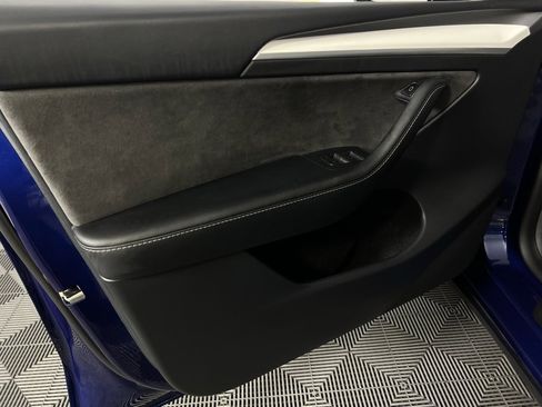 Used 2023 Tesla Model Y Long Range image 23