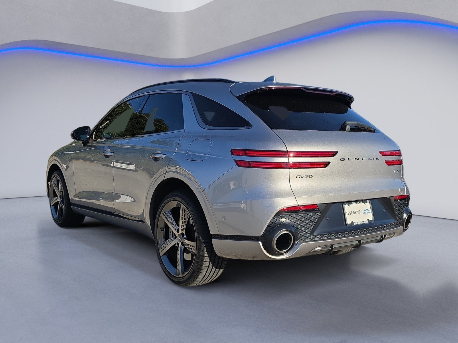 Used 2024 Genesis GV70 2.5T w/ Sport Prestige Package AWD/4WD image 3
