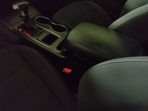 Used 2020 Kia Sorento LX image 26