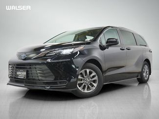 Used 2024 Toyota Sienna LE AWD/4WD video 1