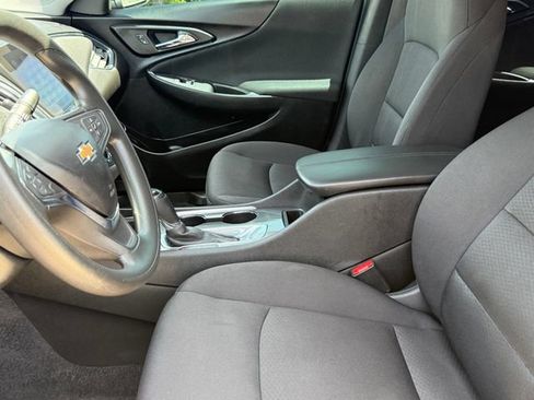Used 2020 Chevrolet Malibu LT FWD image 9