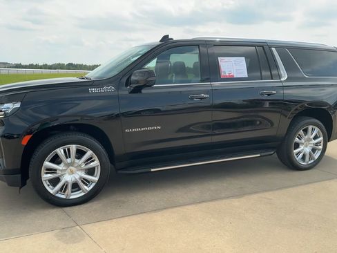 Used 2021 Chevrolet Suburban High Country image 5