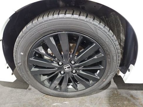 Used 2018 Honda Fit Sport image 8