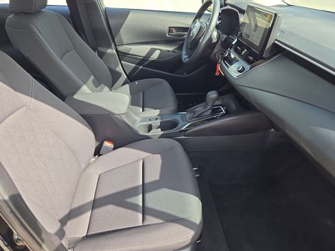 Used 2025 Toyota Corolla LE FWD image 29
