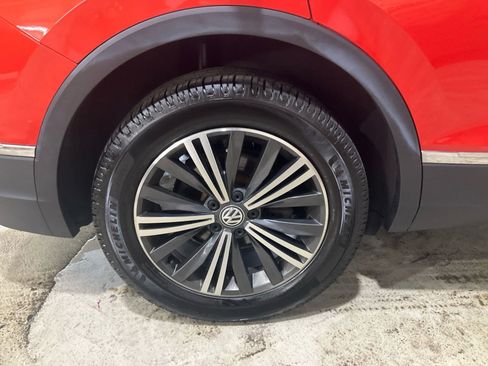 Used 2018 Volkswagen Tiguan SEL image 29
