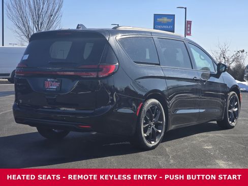 New 2026 Chrysler Pacifica Limited w/ S Appearance Package image 4