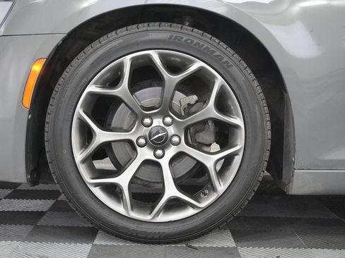Used 2018 Chrysler 300 Touring w/ Sport Appearance Package RWD image 25