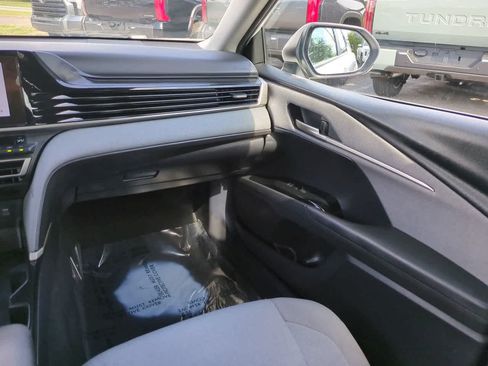 Used 2025 Toyota Camry LE FWD image 16