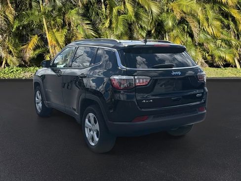 Used 2021 Jeep Compass Latitude w/ Convenience Group AWD/4WD image 7