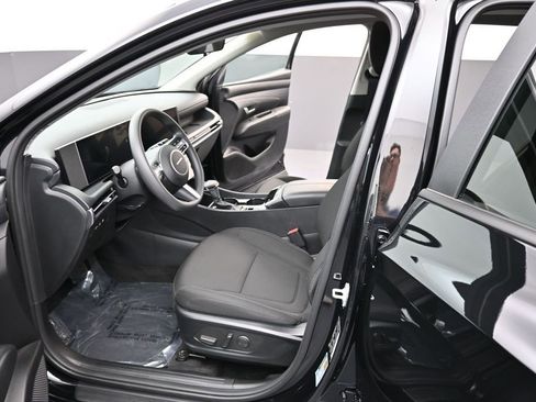 Used 2026 Hyundai Tucson SEL FWD image 12