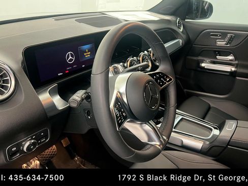 Used 2024 Mercedes-Benz EQB 300 4MATIC image 15