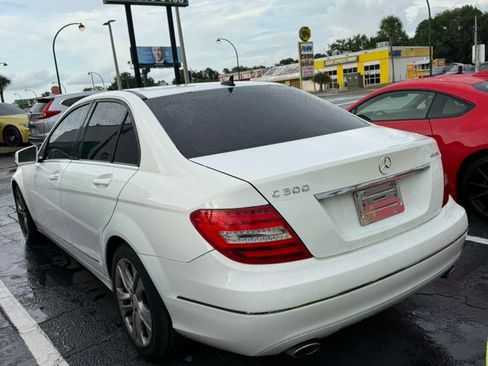 Used 2014 Mercedes-Benz C 300 4MATIC Sedan w/ Multimedia Package image 5