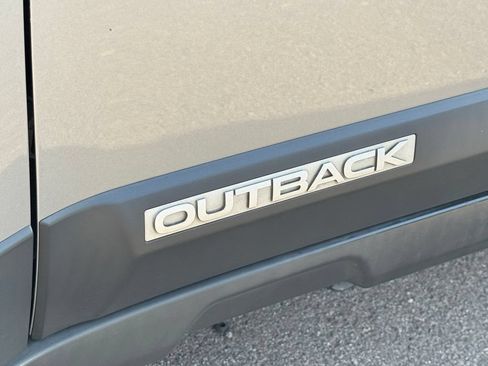 Used 2011 Subaru Outback 2.5i AWD/4WD image 5