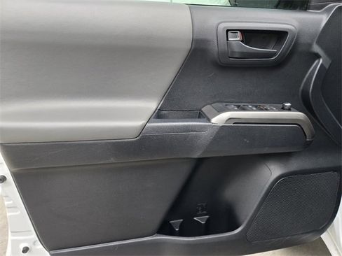 Used 2018 Toyota Tacoma SR5 image 16