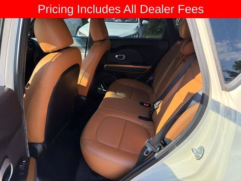 Used 2015 Kia Soul ! w/ Sun & Sound Package FWD image 3