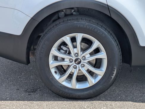 Used 2021 Kia Telluride LX FWD image 9
