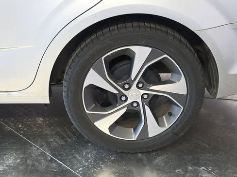 Used 2017 Chevrolet Sonic Premier FWD image 12
