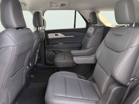 New 2025 Ford Explorer Active w/ Active Comfort Package image 10