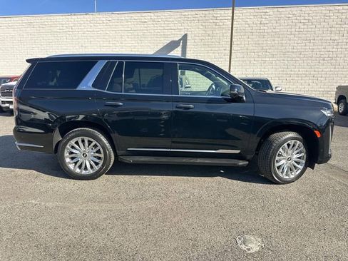 Used 2024 Cadillac Escalade Premium Luxury RWD image 3