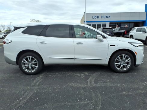 Used 2024 Buick Enclave Essence w/ Experience Buick Package AWD/4WD image 29