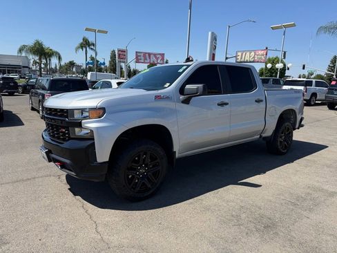 Used 2021 Chevrolet Silverado 1500 Custom Trail Boss w/ LPO, Dark Essentials Package AWD/4WD image 3